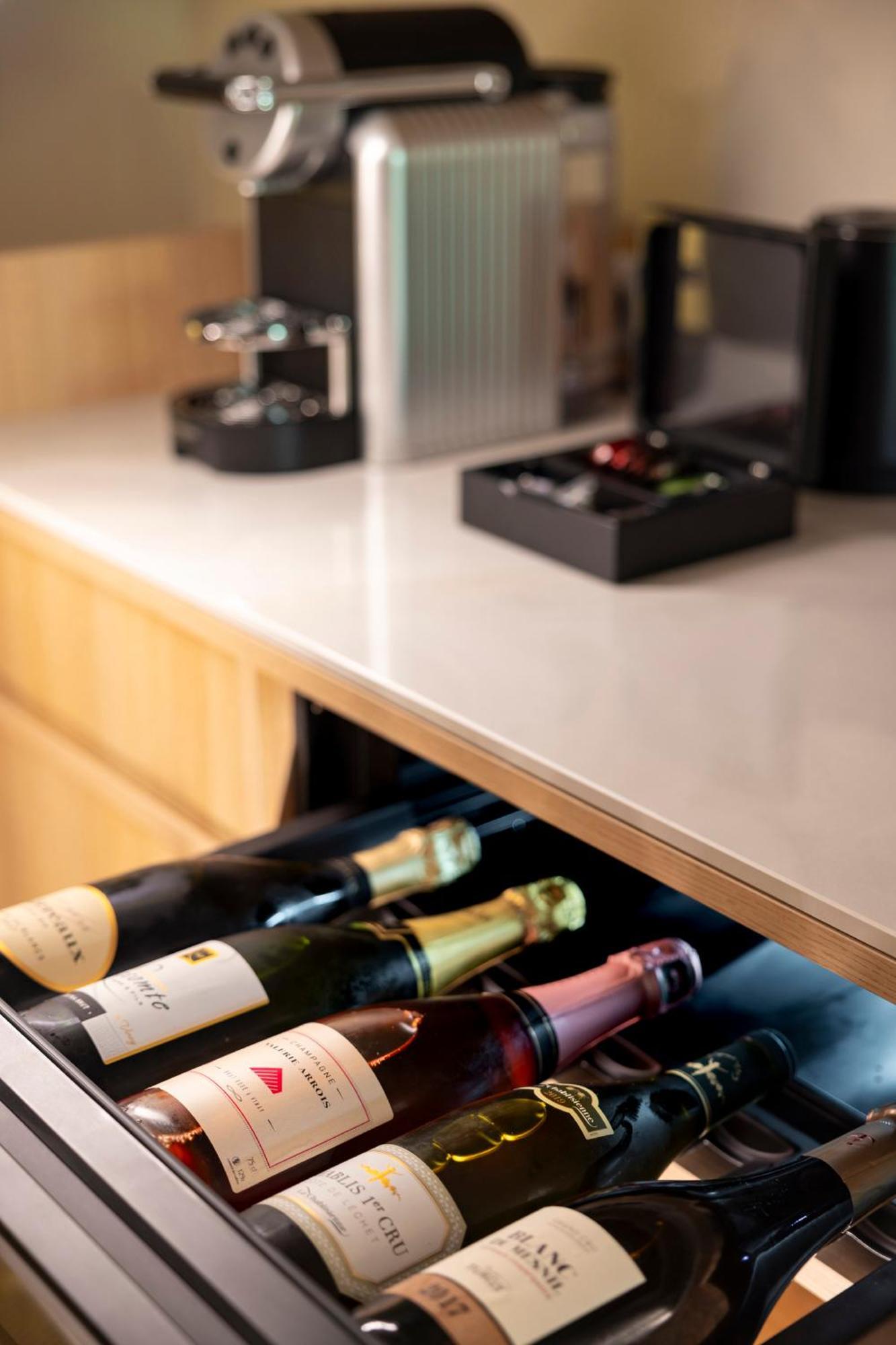 Hostellerie Briqueterie & Spa Champagne Vinay  Luaran gambar Wine drawer