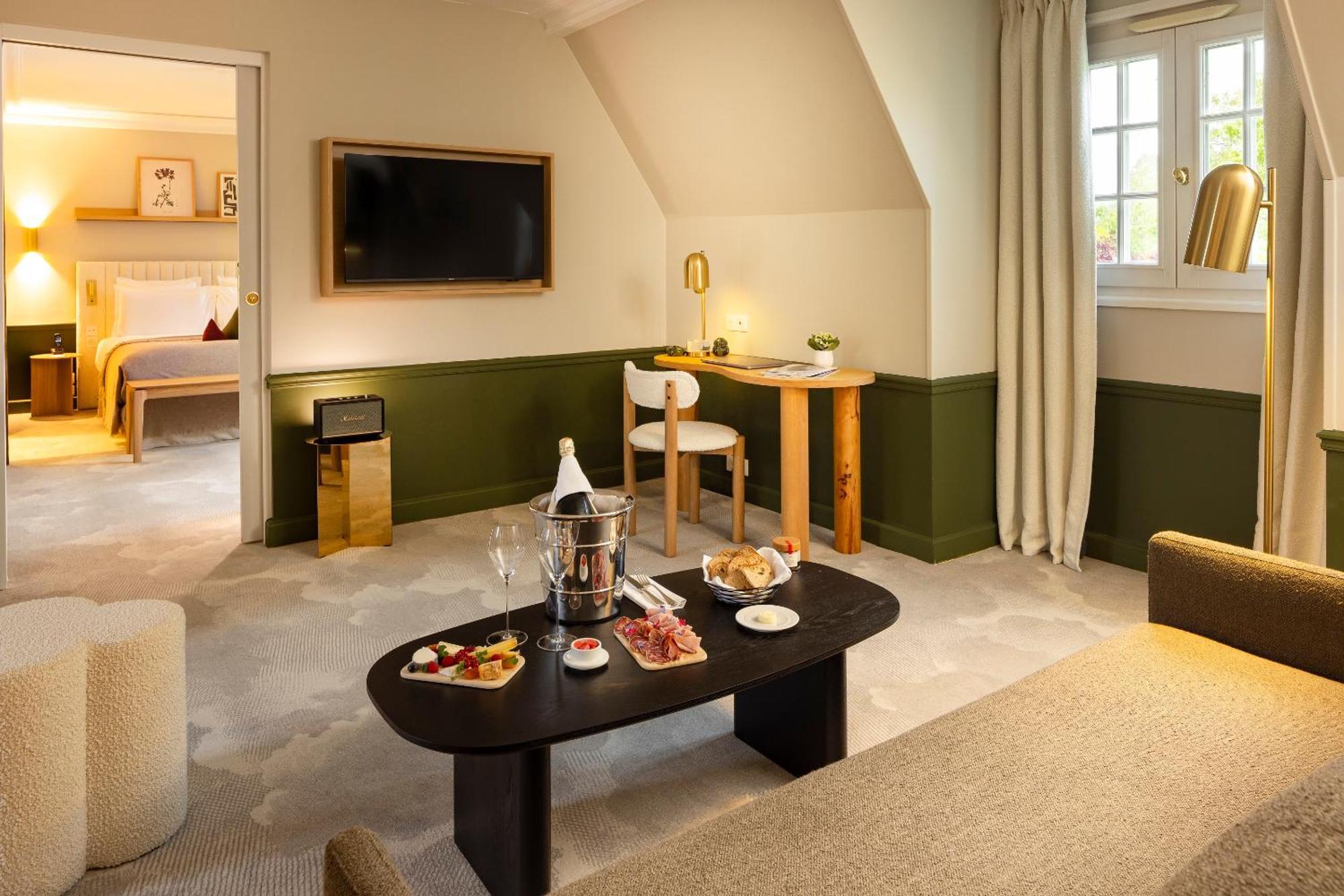Hostellerie Briqueterie & Spa Champagne Vinay  Luaran gambar A suite at the hotel
