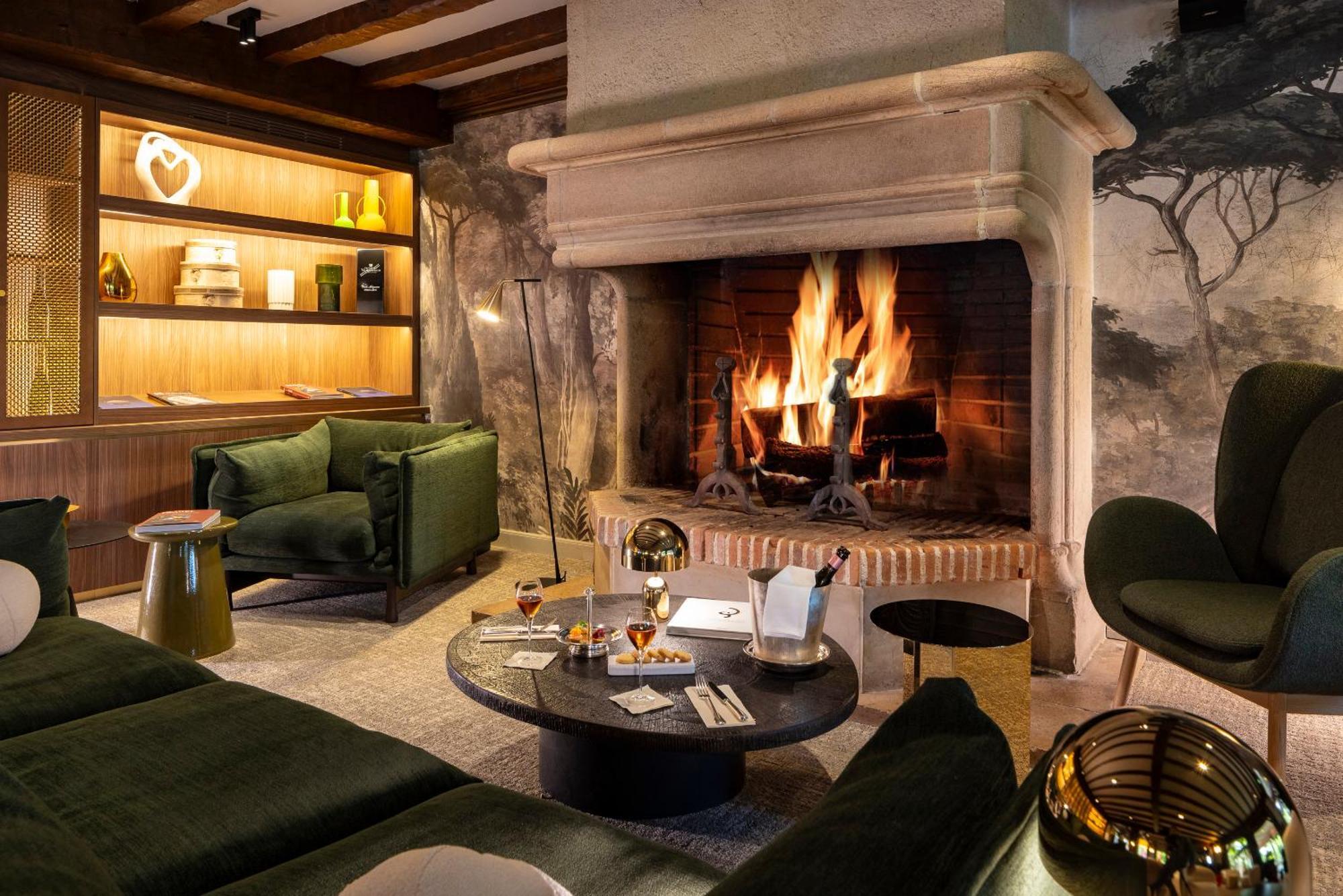 Hostellerie Briqueterie & Spa Champagne Vinay  Luaran gambar The fireplace at the hotel